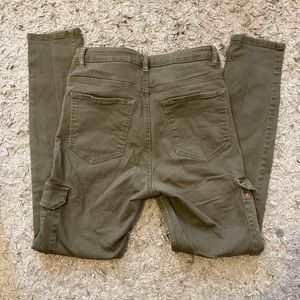 These are green cargo skinny jeans and are extremely cute. They are size 8.
